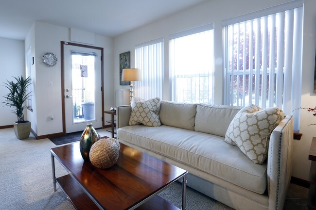 Viewpoint in Seatac, WA - Building Photo - Interior Photo