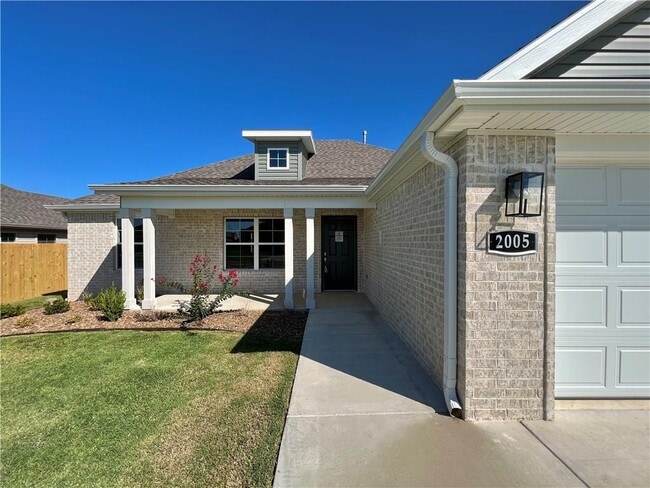 2005 E Hudson Dr in Siloam Springs, AR - Building Photo - Building Photo