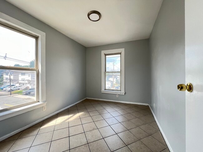 31 William St, Unit 3L in Belleville, NJ - Building Photo - Building Photo