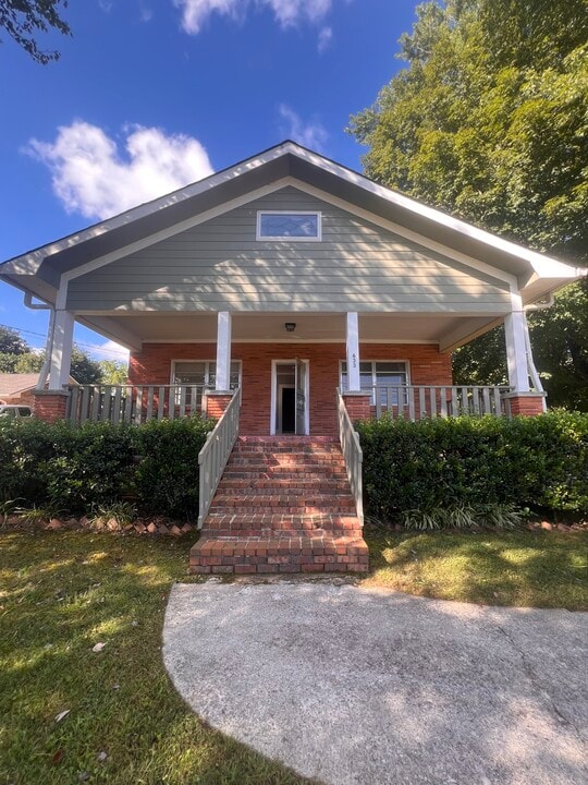 633 Miller St in Young Harris, GA - Building Photo