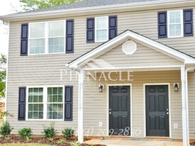 735 Old Graves Mill Rd in Lynchburg, VA - Building Photo