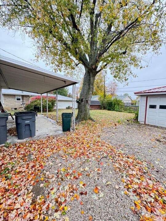 2404 Pollack Ave in Evansville, IN - Building Photo