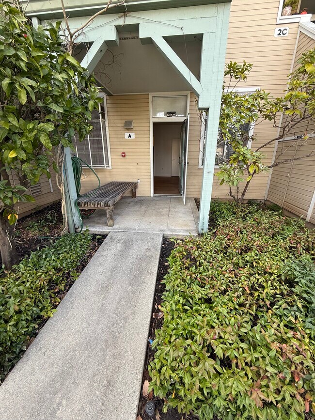 161 Blossom Cir, Unit A in San Mateo, CA - Building Photo - Building Photo