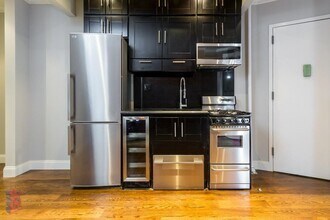 3 W 103rd St in New York, NY - Building Photo - Building Photo