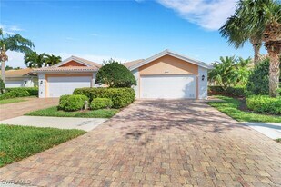 7933 Umberto Ct in Naples, FL - Building Photo