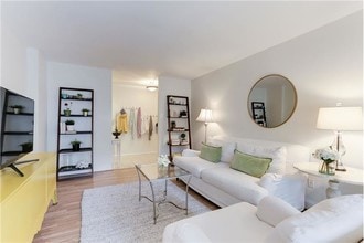 2045 Royal Fern Ct-Unit -12B in Reston, VA - Building Photo - Building Photo