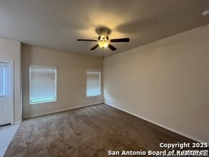 8703 Azul Sky Ct in Converse, TX - Foto de edificio - Building Photo