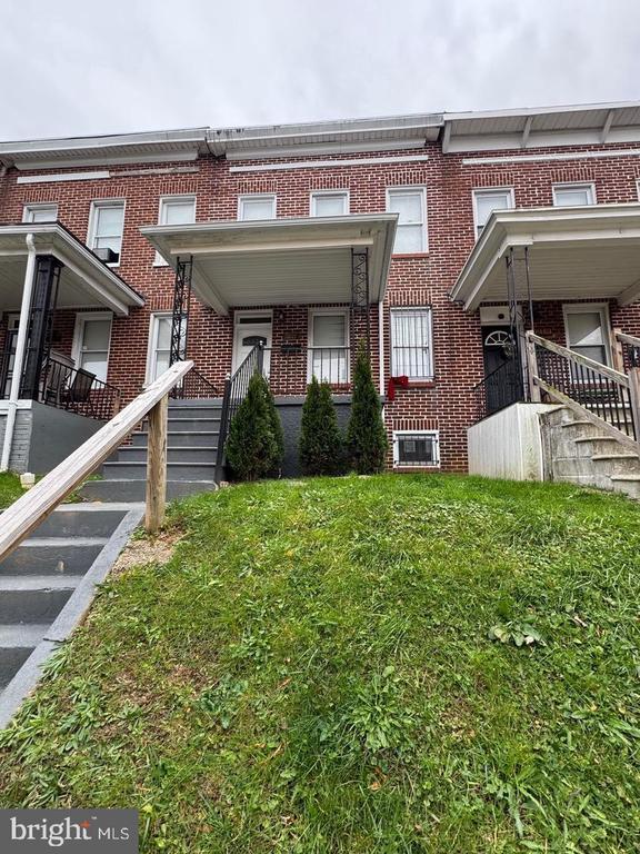 property at 3221 Lyndale Ave