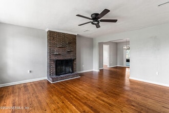 1614 Clemson Rd in Jacksonville, FL - Building Photo - Building Photo