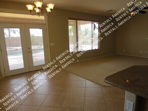 103 W Hawk Way in Chandler, AZ - Foto de edificio - Building Photo