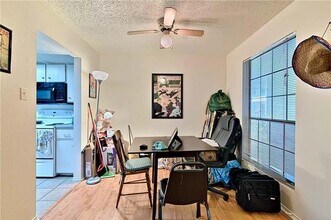 2401 Leon St, Unit 106 in Austin, TX - Building Photo - Building Photo