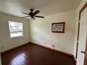 10024 Wrangler Wy in Midway, TX - Foto de edificio - Building Photo