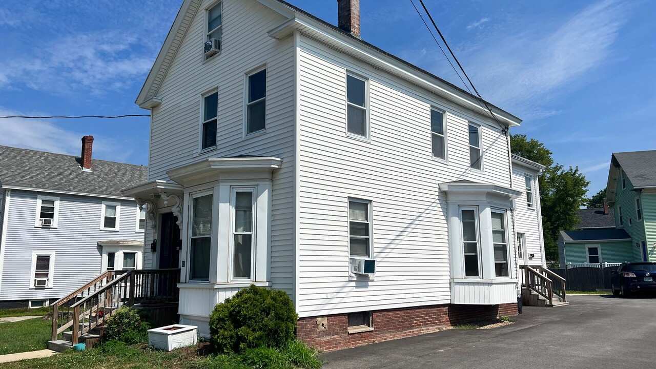 49 6th St in Dover, NH - Building Photo