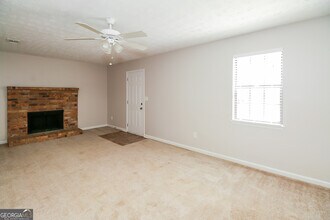 1005 Lombardy Way in Jonesboro, GA - Building Photo - Building Photo