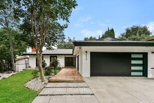 4519 El Prieto Rd in Altadena, CA - Building Photo