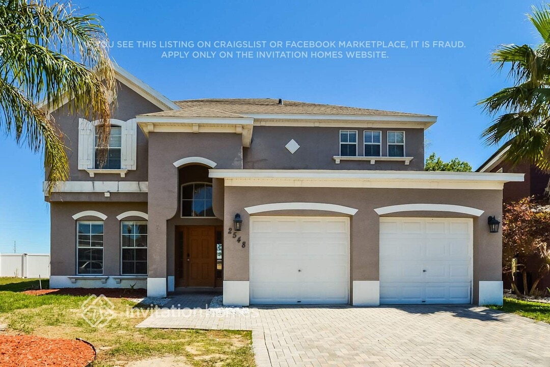 2548 Sand Hill Point Cir in Davenport, FL - Foto de edificio