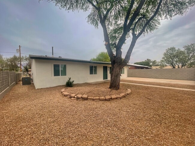 4349 E Lester St in Tucson, AZ - Building Photo - Building Photo