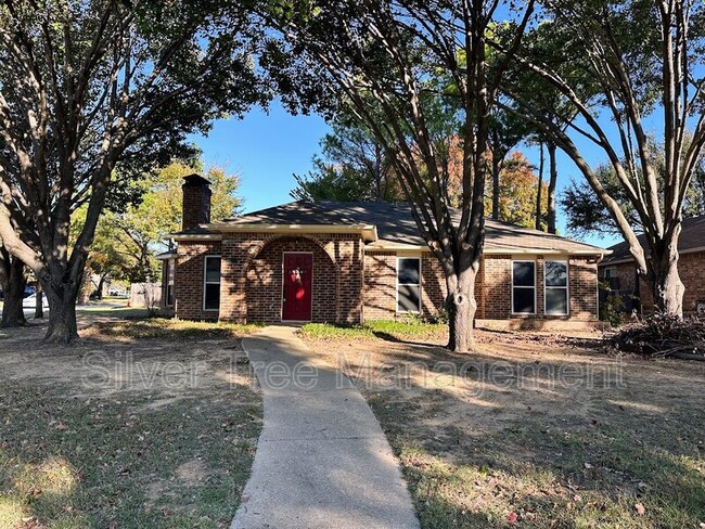 2240 Woodview Dr in Flower Mound, TX - Building Photo - Building Photo