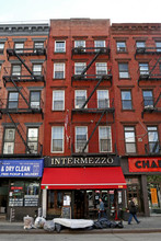 202 8th Ave in New York, NY - Foto de edificio - Building Photo