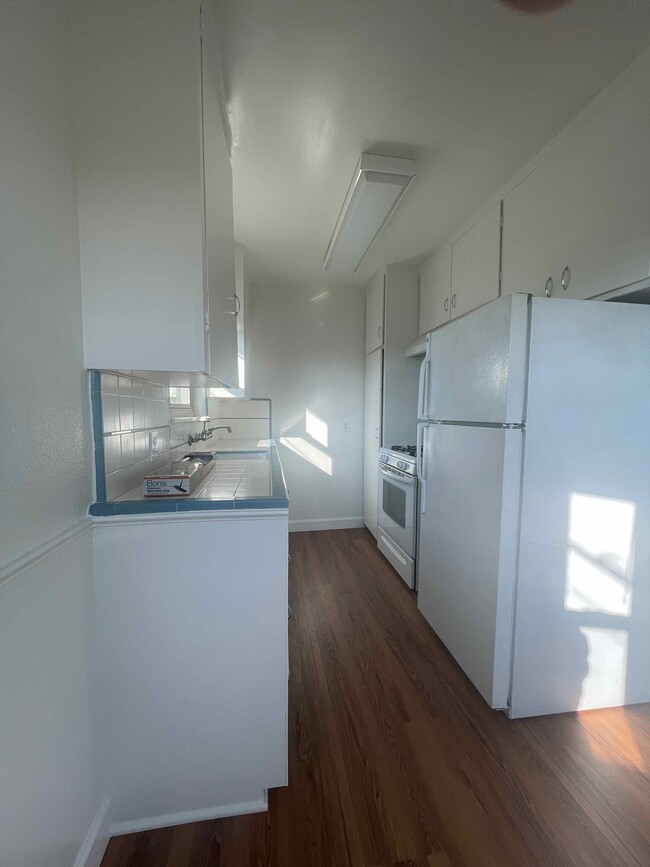 1825 S Monterey St, Unit C in Alhambra, CA - Foto de edificio - Building Photo