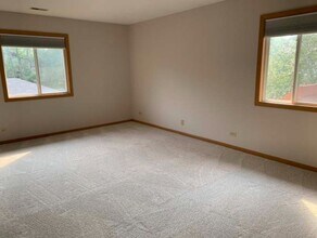 500 Westwood Ct in Crystal Lake, IL - Building Photo - Building Photo