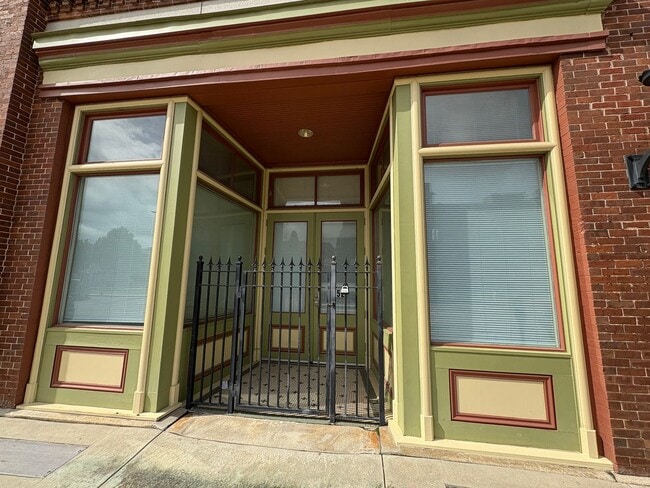 property at 452 Poplar St