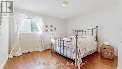39 Heatherton Way in Vaughan, ON - Building Photo - Building Photo