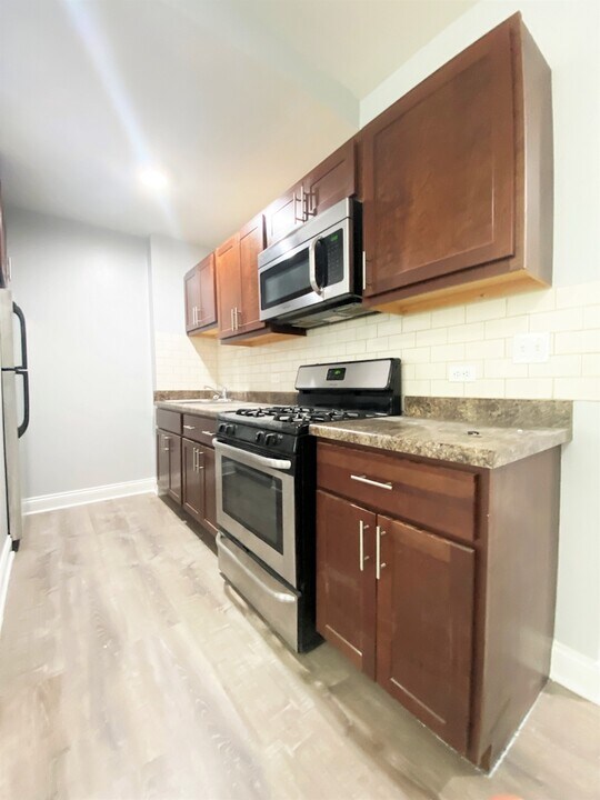 4039 N Kenmore Ave, Unit 101 in Chicago, IL - Building Photo