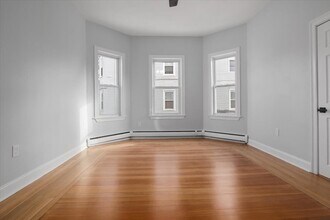 38 Sheffield Rd in Boston, MA - Building Photo - Building Photo
