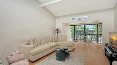 1611 Clower Creek Dr in Sarasota, FL - Building Photo - Building Photo