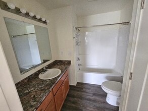 3042-3044 Jackson Hwy in Chehalis, WA - Foto de edificio - Building Photo