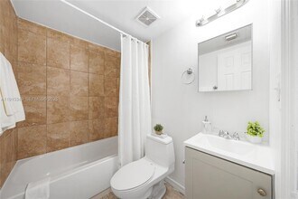 480 NW 24th Ave in Fort Lauderdale, FL - Building Photo - Building Photo