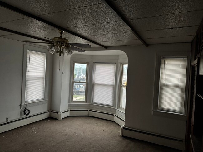 638 Roosevelt Ave, Unit 2