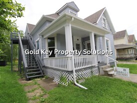 907 W Main St in Muncie, IN - Building Photo