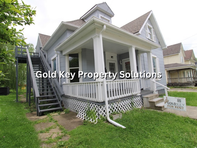 property at 907 W Main St