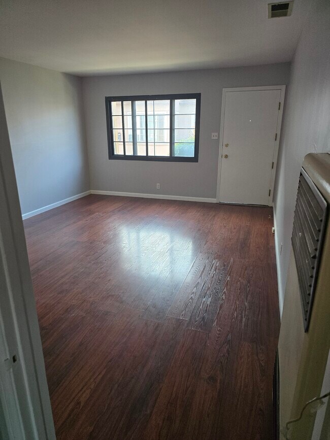 8927 Reading Ave, Unit 8927 Reading Ave in Los Angeles, CA - Foto de edificio - Building Photo