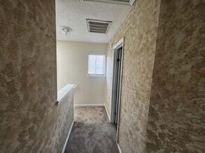 343 Lee's Ml Dr in Newport News, VA - Foto de edificio - Building Photo