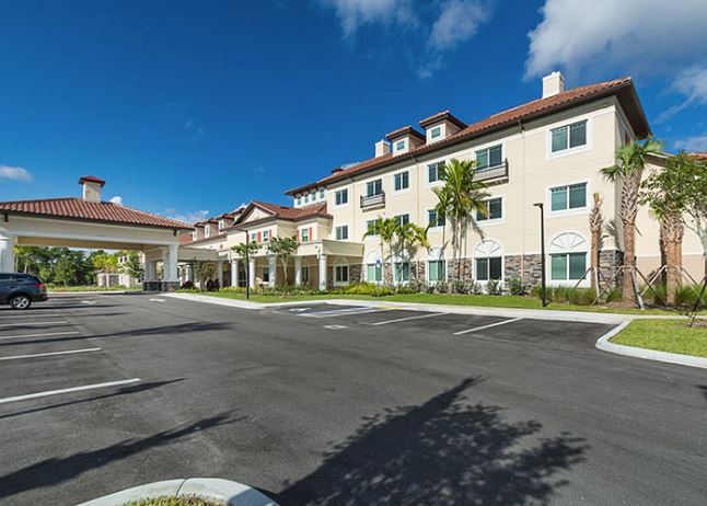 Discovery Village @PalmBeach Garden Sr Living in Palm Beach Gardens, FL - Foto de edificio