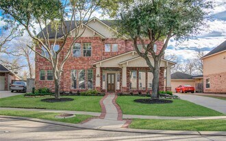 3730 Arundel Gardens Ln in Sugar Land, TX - Building Photo