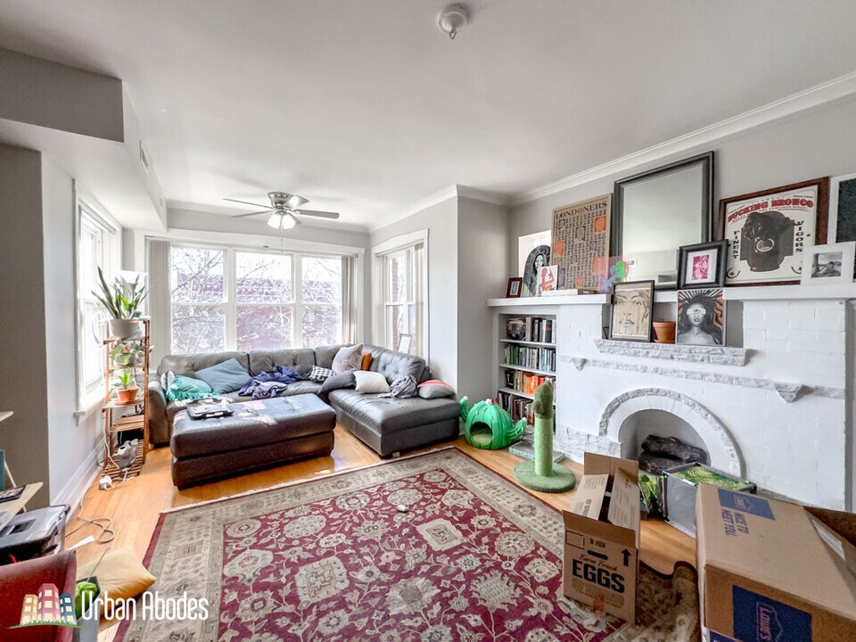 4735 N Washtenaw Ave in Chicago, IL - Building Photo