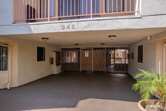 345 N Jackson St in Glendale, CA - Foto de edificio - Building Photo