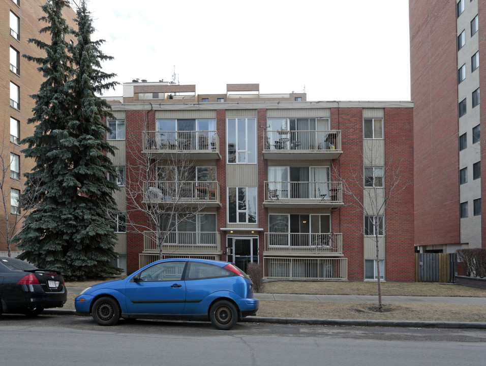 1331 15th Ave SW in Calgary, AB - Building Photo