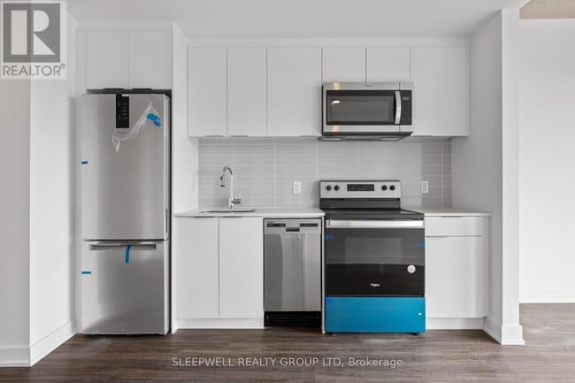 1360 Carling Ave in Ottawa, ON - Building Photo - Building Photo