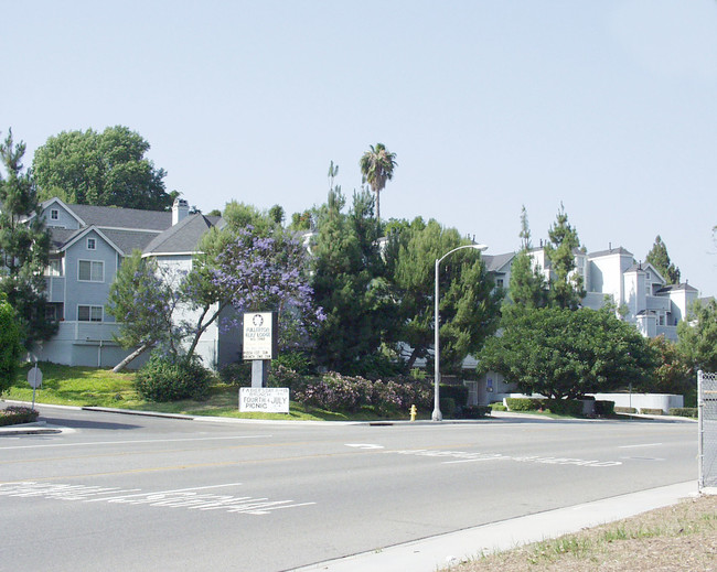 1501 N Brea Blvd in Fullerton, CA - Foto de edificio - Building Photo