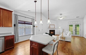 8344 St Danasus Dr in Nashville, TN - Foto de edificio - Building Photo