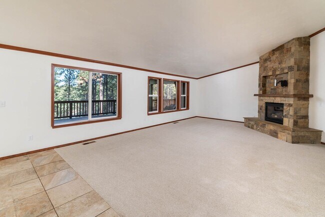 18866 Shoshone Rd in Bend, OR - Building Photo - Building Photo