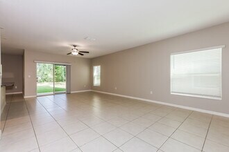 7340 Spring Snowflake Ave, Unit 17 in Palm River-Clair Mel, FL - Building Photo - Building Photo