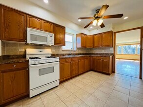 5504 W Sunnyside Ave in Chicago, IL - Building Photo - Building Photo