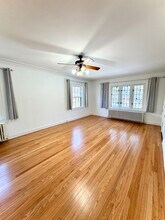 130 Orlin Ave SE, Unit Floor 2 in Minneapolis, MN - Foto de edificio - Building Photo