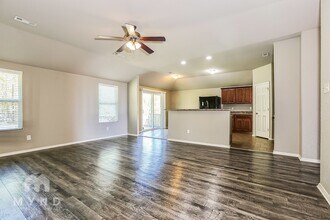 2001 Honeycomb St in Sherwood, AR - Foto de edificio - Building Photo